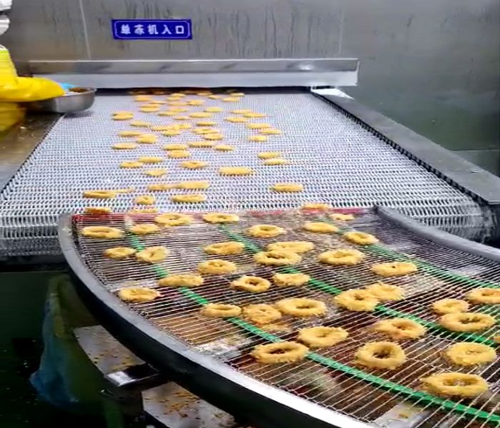 【金屬輸送帶】大型食品烘烤設備