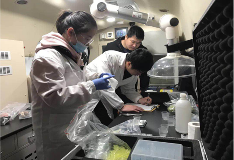 &ldquo;你點(diǎn)我檢&rdquo;食品安全快檢車開(kāi)進(jìn)浦江農(nóng)批市場(chǎng)