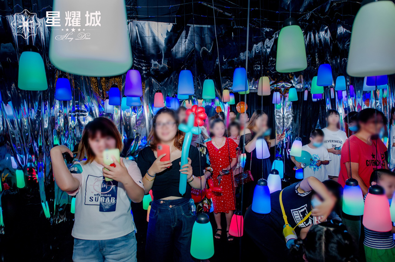 東陽明都&middot;星耀城舉辦&ldquo;光影迷城&middot;星空萬象&rdquo;活動